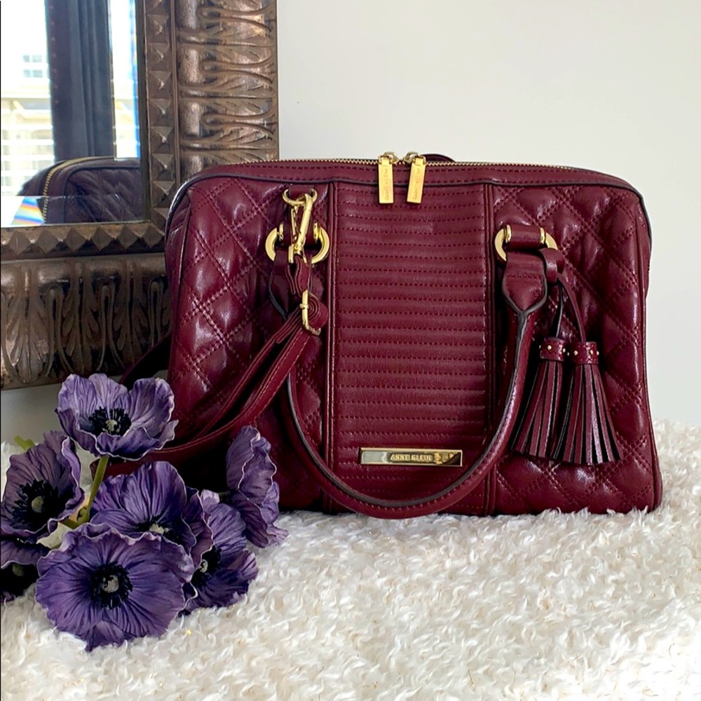 Anne Klein purse in excellent condition. Burgundy